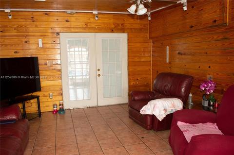 211 E 51st St, Hialeah, FL 33013 photo 15