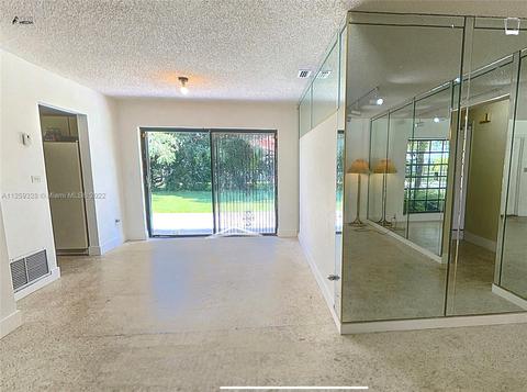 14231 Cypress Ct, Miami Lakes, FL 33014 photo 6