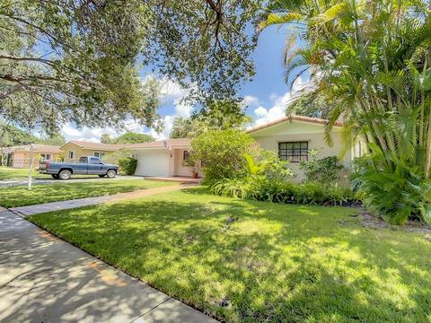 14231 Cypress Ct, Miami Lakes, FL 33014 photo 2