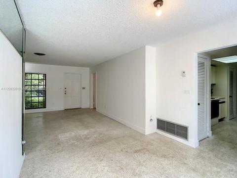 14231 Cypress Ct, Miami Lakes, FL 33014 photo 11