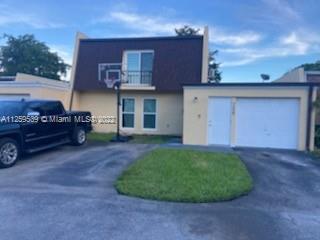 7339 Pepper Pike Dr, Hialeah, FL 33015 photo 1