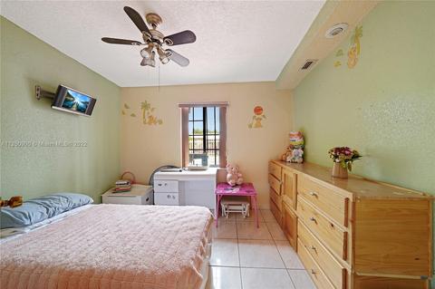 3901 E 9th Ct, Hialeah, FL 33013 photo 16