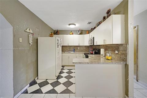 3901 E 9th Ct, Hialeah, FL 33013 photo 6