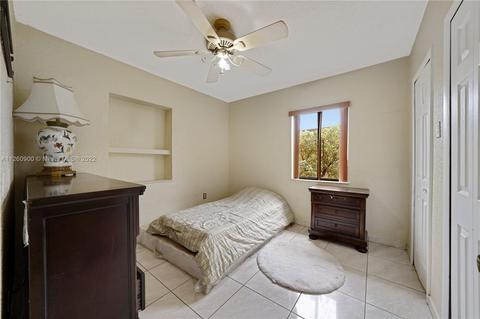 3901 E 9th Ct, Hialeah, FL 33013 photo 20