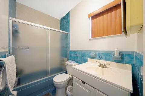 3901 E 9th Ct, Hialeah, FL 33013 photo 13