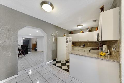 3901 E 9th Ct, Hialeah, FL 33013 photo 7