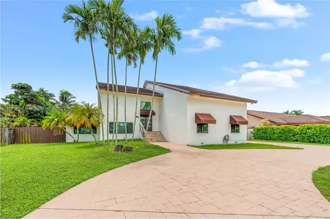 7320 N Augusta Dr, Hialeah, FL 33015 photo 1