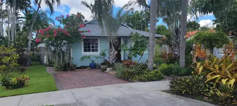468 SE 4th St, Hialeah, FL 33010 photo 1