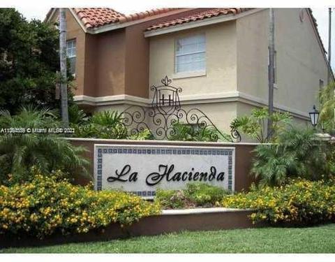 18314 NW 68th Ave #K, Hialeah, FL 33015 photo 2