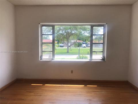 364 Cir Dr, Hialeah, FL 33010 photo 5