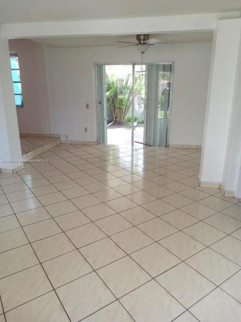 364 Cir Dr, Hialeah, FL 33010 photo 11