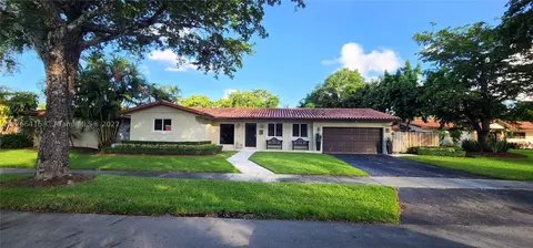 14421 Cedar Ct, Miami Lakes, FL 33014 photo 1