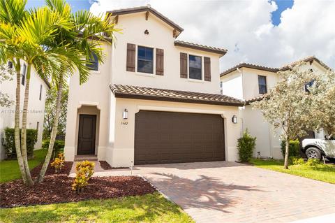 3442 W 97th Pl, Hialeah, FL 33018 photo 2