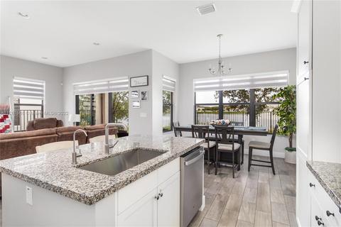 3442 W 97th Pl, Hialeah, FL 33018 photo 11