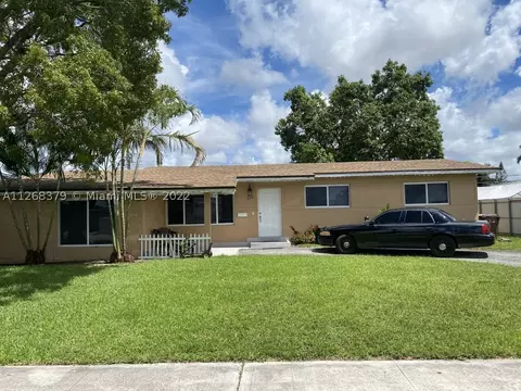 535 W 55th Pl, Hialeah, FL 33012 photo 1