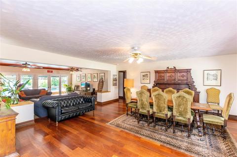 1226 Robin Ave, Miami Springs, FL 33166 photo 7