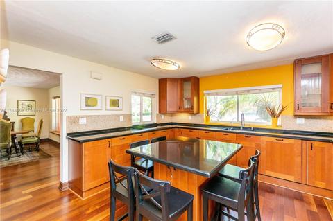 1226 Robin Ave, Miami Springs, FL 33166 photo 12