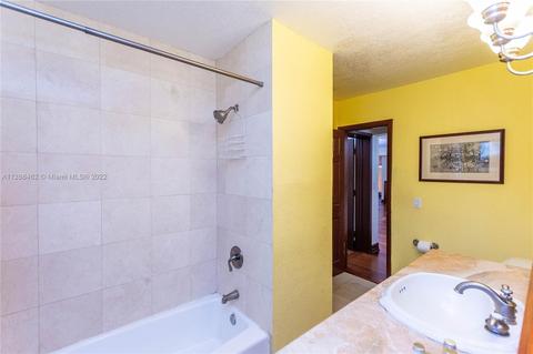 1226 Robin Ave, Miami Springs, FL 33166 photo 30