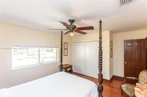 1226 Robin Ave, Miami Springs, FL 33166 photo 23