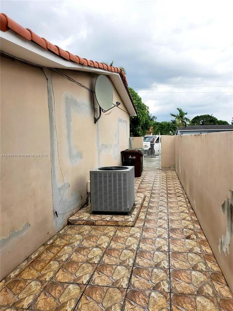 934 W 69th Pl, Hialeah, FL 33014 photo 15