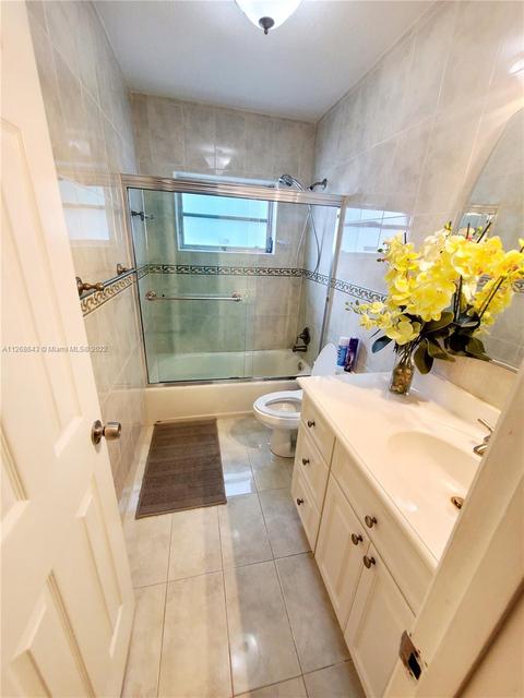 934 W 69th Pl, Hialeah, FL 33014 photo 8