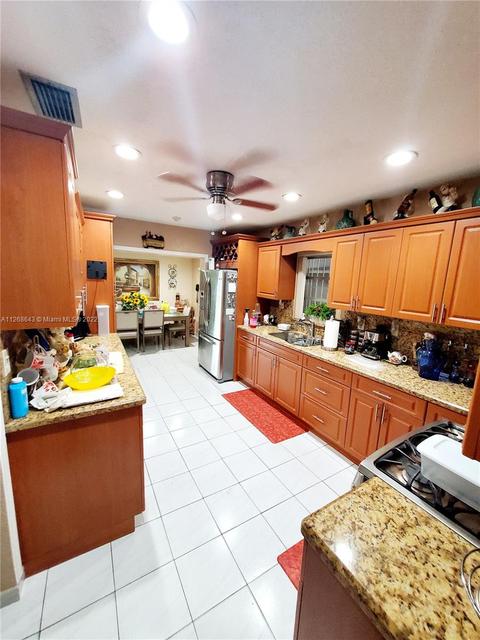 934 W 69th Pl, Hialeah, FL 33014 photo 13