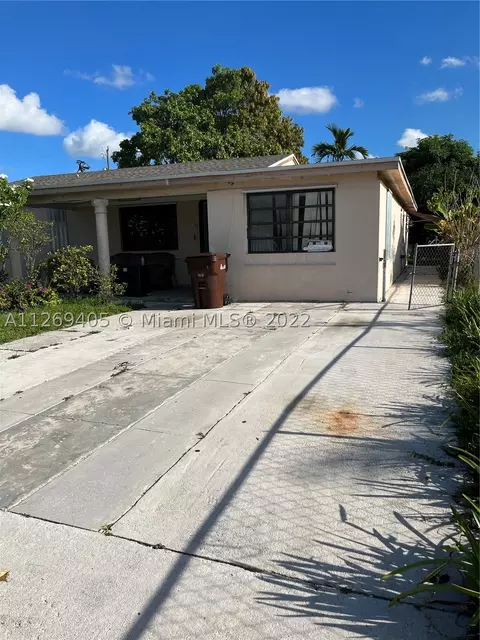 932 E 32nd St, Hialeah, FL 33013 photo 1