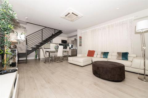 950 Pennsylvania Ave #G1, Miami Beach, FL 33139