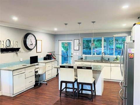 211 E 60th St, Hialeah, FL 33013 photo 2