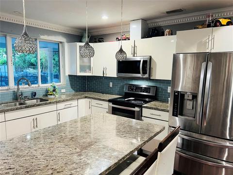 211 E 60th St, Hialeah, FL 33013 photo 3