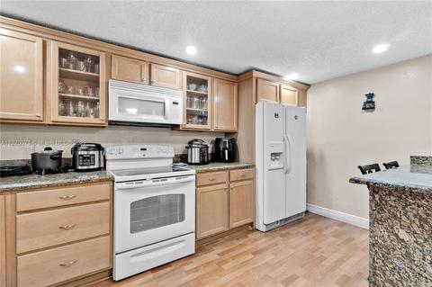 30 E 39th St #309, Hialeah, FL 33013 photo 16