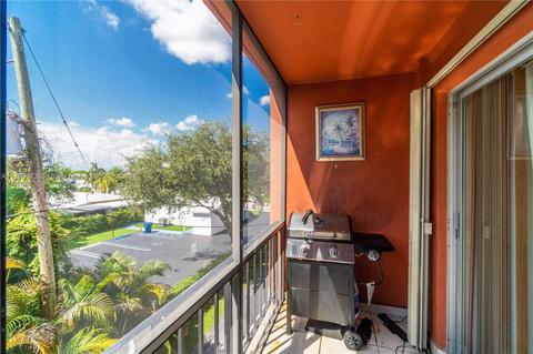 30 E 39th St #309, Hialeah, FL 33013 photo 13