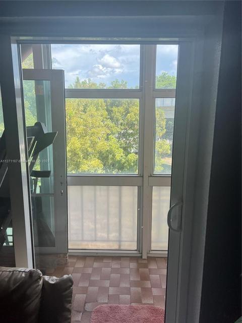 460 E 23rd St #202, Hialeah, FL 33013 photo 15