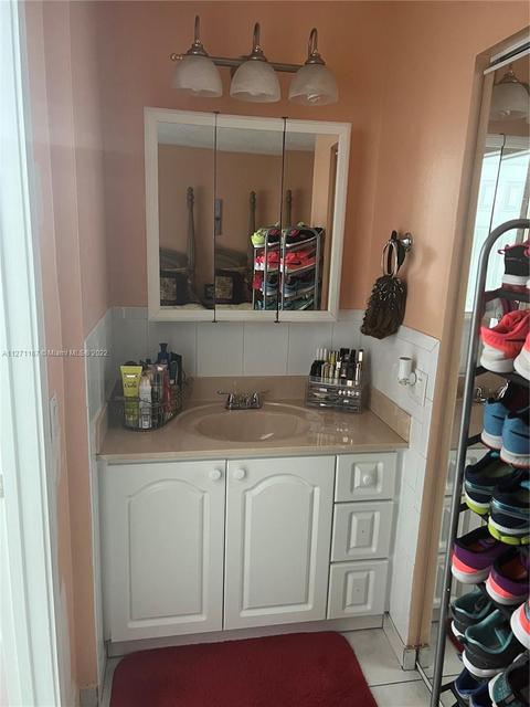 460 E 23rd St #202, Hialeah, FL 33013 photo 6