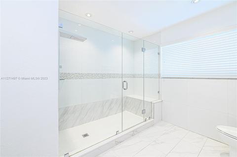 7164 W 2nd Ct, Hialeah, FL 33014 photo 2