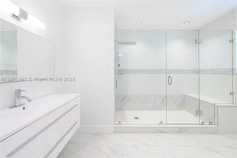 7164 W 2nd Ct, Hialeah, FL 33014 photo 1