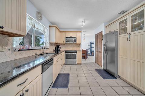 2391 SW 180th Ave, Miramar, FL 33029 photo 11