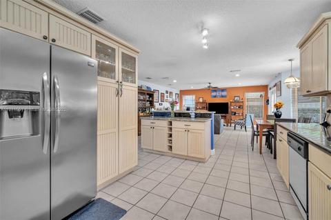 2391 SW 180th Ave, Miramar, FL 33029 photo 8