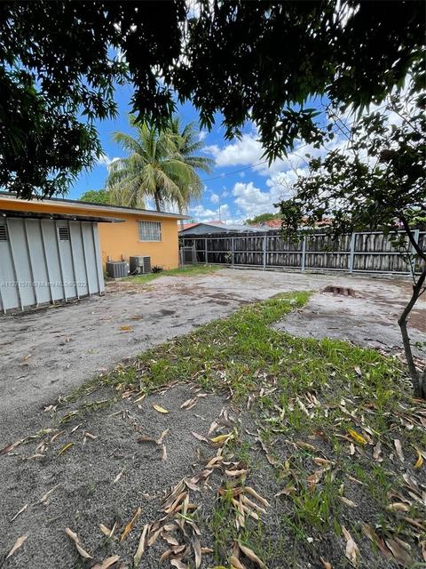 215 E 41st St, Hialeah, FL 33013 photo 4
