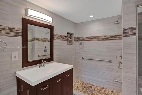 50 E 62nd St, Hialeah, FL 33013 photo 6