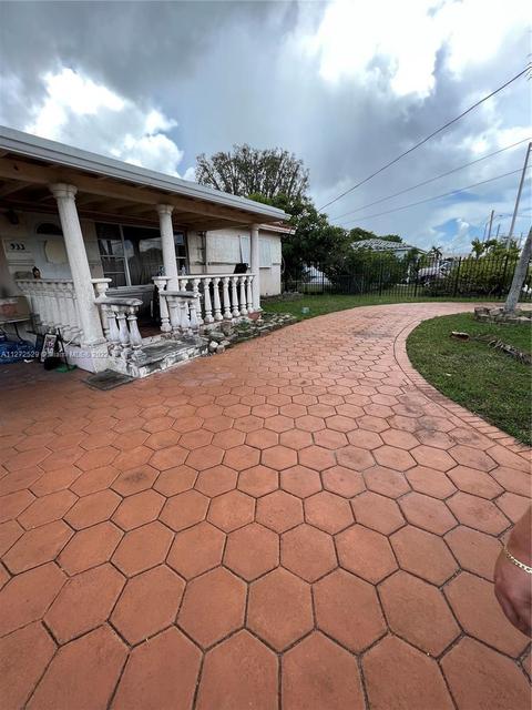 933 E 52nd St, Hialeah, FL 33013 photo 5
