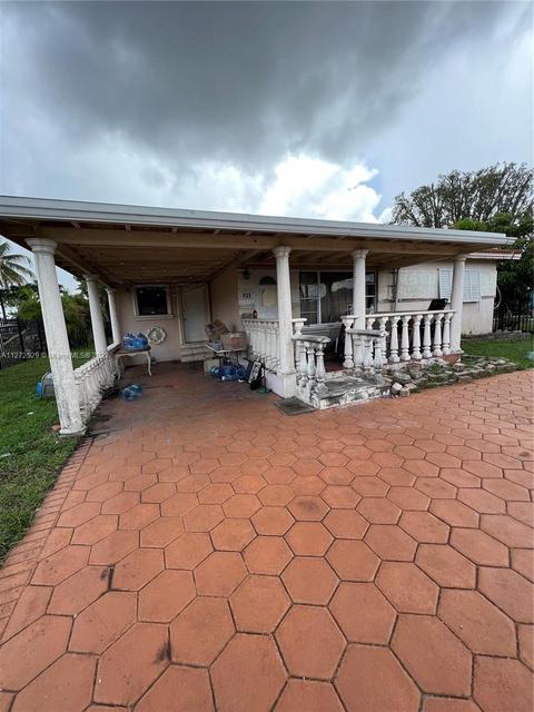 933 E 52nd St, Hialeah, FL 33013 photo 2