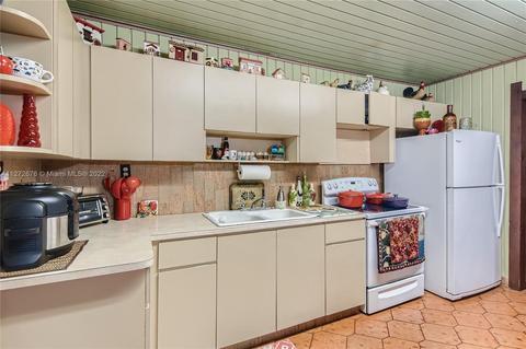 794 W 65th Dr, Hialeah, FL 33012 photo 10