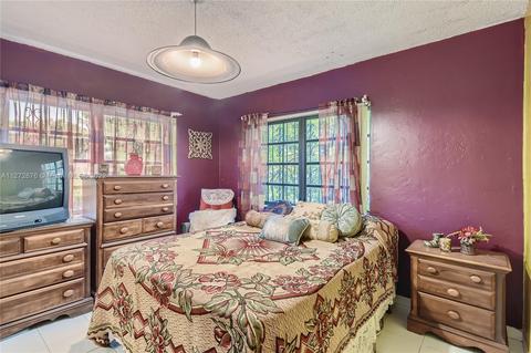 794 W 65th Dr, Hialeah, FL 33012 photo 16