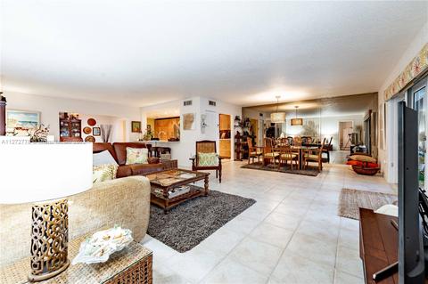 19416 E Lake Dr, Hialeah, FL 33015 photo 29