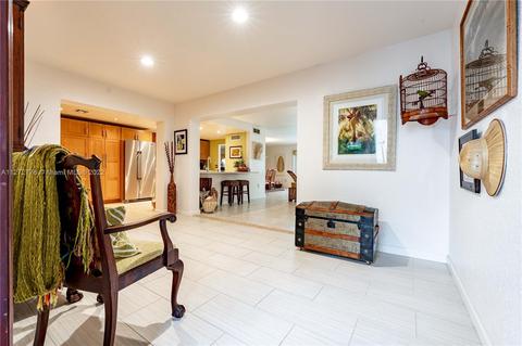 19416 E Lake Dr, Hialeah, FL 33015 photo 7