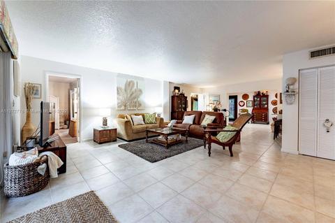 19416 E Lake Dr, Hialeah, FL 33015 photo 30
