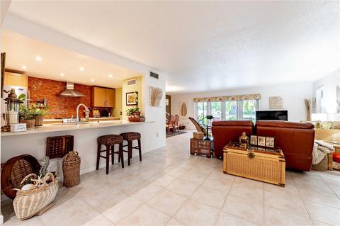 19416 E Lake Dr, Hialeah, FL 33015 photo 12