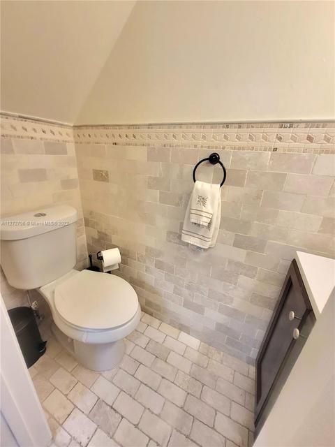 2298 W 68th St #4-2, Hialeah, FL 33016 photo 17