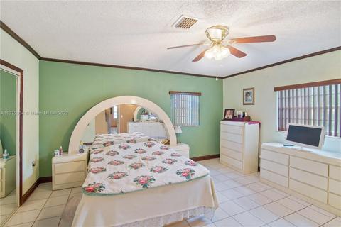 501 E 57th St, Hialeah, FL 33013 photo 16